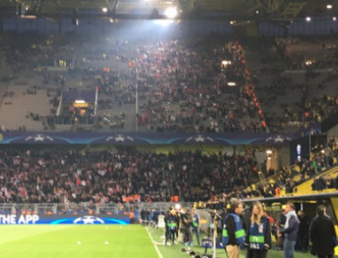 Το ποδόσφαιρο... σε δεύτερη μοίρα: Οπαδοί της Μονακό τραγουδούν υπέρ της Ντόρτμουντ! (βίντεο)